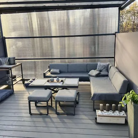 Kocka Na Poschodi Sastin-Straze