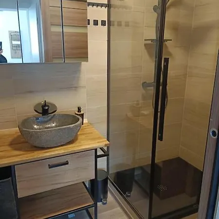 Kocka Na Poschodi Apartment