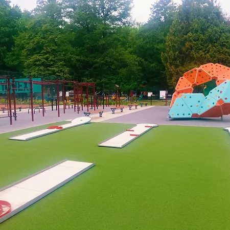 Kocka Na Poschodi Sastin-Straze