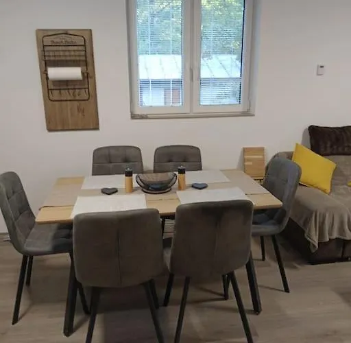 Kocka Na Poschodí Sastin-Straze