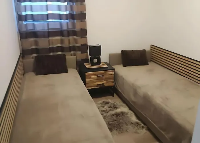 Kocka Na Poschodí * Sastin-Straze