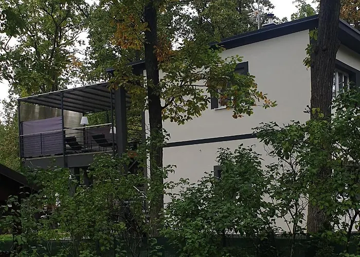 Kocka Na Poschodí * Sastin-Straze