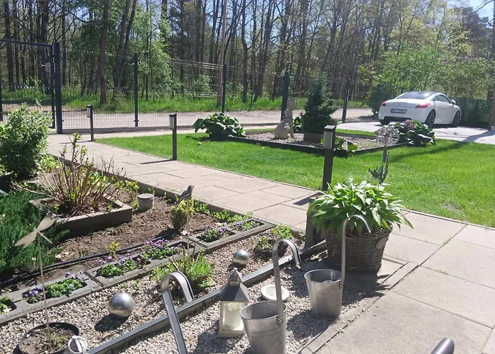 Kocka Na Poschodí * Sastin-Straze